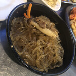 韓国料理とサムギョプサル 豚まる - チャプチェ