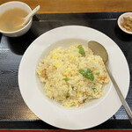 Manchin kaku - かに炒飯　味噌汁、搾菜