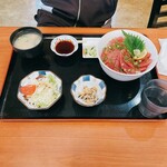 食彩 むく乃実 - まぐろ丼。