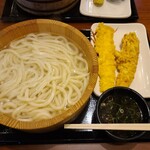 丸亀製麺 - 釜揚げうどん（大・４８０円→２４０円）・いか天（１６０円）・かしわ天（１８０円）