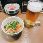 成田家 - 生ビールと鳥酢。