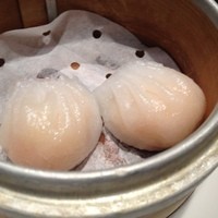 華都飯店 OsakaMetro本町ビル店 - 海老餃子(･_･;