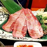 炭火和牛一頭焼肉 錦  - 