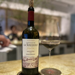 entre nous - ラングドックの造り手、シャトー・ド・ラ・スジョール。
      カベルネ・フランやメルローなど、ボルドー右岸色が濃いセパージュ。