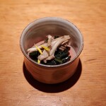 焼鳥 嘉とう - 金時草と舞茸の酢の物