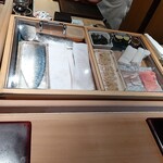 鮨みなと - ネタケース（一部）