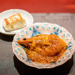 Ji-Cube - エビのチリソース 蒸しパン添え