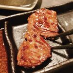 西中州焼肉 きらく - 箸で切れるハラミに感動