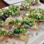 居酒屋やま都 - 鯖寿司