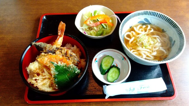 手打うどん屋伝七 浜吉田 | 宮城県亘理町の本格手打ちうどん