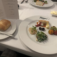 Katsuya charcoal grill steakhouse - パンも絶品　しかもおかわり自由