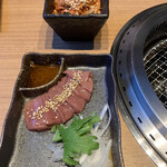 やきにく 飛牛 - 