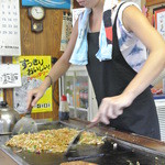 さくら - 今日の焼き手は、娘さん※写真掲載、了承済。