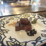 横浜うかい亭 - うかい特選牛サーロイン　生コショウの実がとても美味しくてステーキに合う