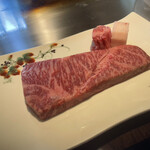横浜うかい亭 - 焼く前のうかい特選牛サーロイン