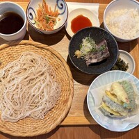 Japanese Restaurant KINZA - 蕎麦と鰹のタタキ御膳　1,650円