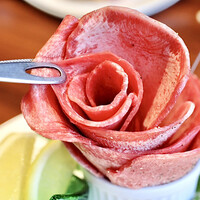 焼肉 龍華園 - 薔薇のような牛タン