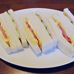 カフェバール・ジハン - ミックスサンド　550円　（＾ω＾）　いい材料で、清廉な味です（＾＾＠