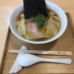 raxameniidashouten - わんたん入り友情しょうゆらぁ麺