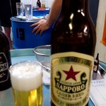 立ち飲み居酒屋 ドラム缶 - 赤星大瓶：550円 (2023/4)