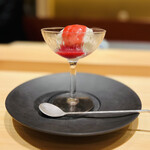 おにく 花柳 - ☆和三盆のアイスクリーム。さくらんぼソースがけ