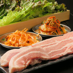 巖中豬的厚切韓式烤豬五花肉套餐