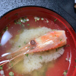 鮨よし - さっきの大海老の頭をお味噌汁にしてくれました