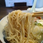 室蘭ラーメン 雷文 - 「菅野製麺所」さんの細麺