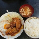 森の茶屋 - チャーシュー定食900円