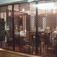 老香港酒家京都 - 店舗外観②通路より店内を望む