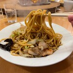 南海飯店 - やわらかい焼ソバの麺