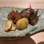 Ajiyuki - [前菜]
                        焼き栗、かます寿司、鮎甘露煮