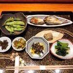 美登里 - 枝豆 鮎干物 花山椒 菜の花 鰯 ほうれん草