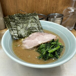 横浜ラーメン 武蔵家  - 