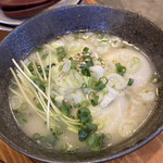 Sakaba Toriko - 鶏白湯の水餃子。ジューシー