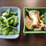 Kankou sou - キノコの煮物 ＆ 野沢菜浅漬け