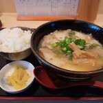 徳島中華そば 福ろう - 料理写真: