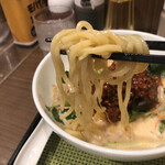 リンガーハット - 麺持ち上げ　