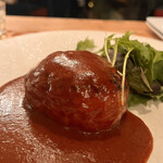 和フレンチバル村塾 - 自家製デミグラスのハンバーグ