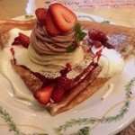 クレープリー・アルション - 2013-4　イチゴとホワイトチョコの２色のモンブランクレープ
