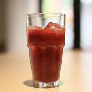 We also offer a variety of sugar-free, additive-free smoothies and homemade drinks!
