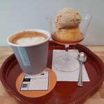TEA GATE COFFEE - カフェラテ、ジェラートオンプリン