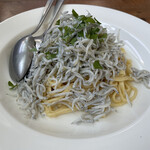 TRATTORIA PIZZERIA 207 葉山本店 - しらす0kmペペロンチーノ