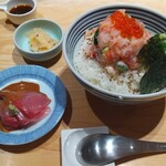 日本橋海鮮丼 つじ半 - 