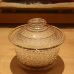 鮨 しみづ - 鰹の叩き 瞬間燻製 玉ねぎ醤油仕立て