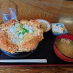 Oshokujidokoro Narikoma - 煮込みかつ丼(大盛り)