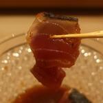 鮨 しみづ - 鰹の叩きリフトアップ