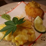 西麻布 清水 - 【揚げ物】　とうもろこしかき揚げと毛蟹コロッケ　抹茶塩と毛蟹の味噌のソースで