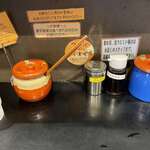 つけ麺無心 - カウンター調味料など(2023/6)