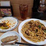 蘭州拉麺店 火焔山 - 途中、全体図。